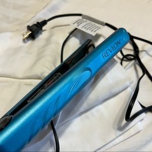 Revlon | flat iron